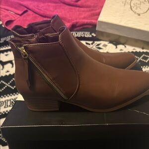 Croft & Barrow Brown Ankle Boots with Elastic Panels